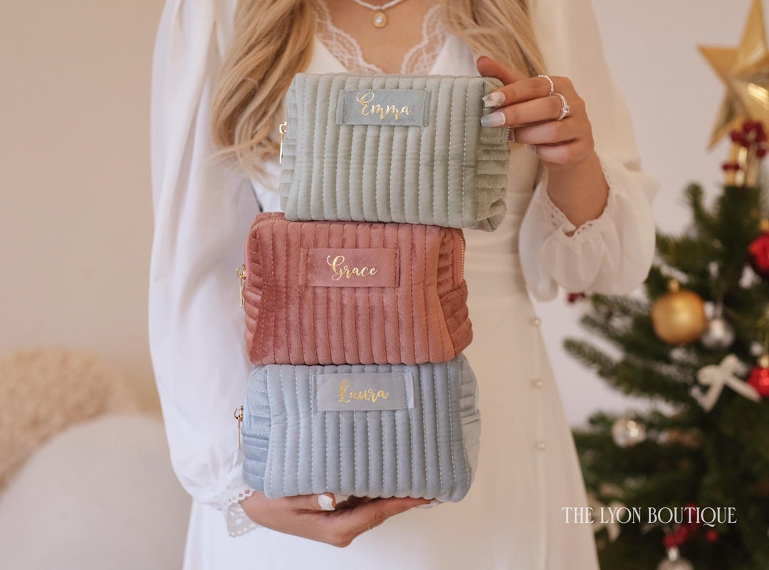 Custom Makeup Bag – Personalized Bridesmaid Gift & Travel Cosmetic Pouch