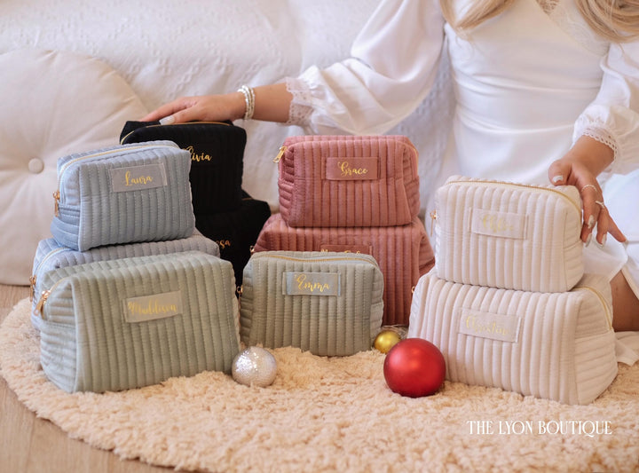 Custom Makeup Bag – Personalized Bridesmaid Gift & Travel Cosmetic Pouch