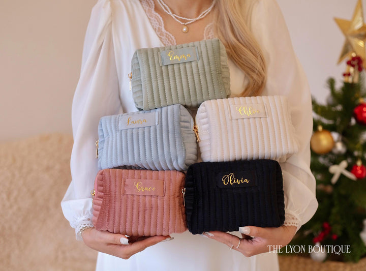 Custom Makeup Bag – Personalized Bridesmaid Gift & Travel Cosmetic Pouch