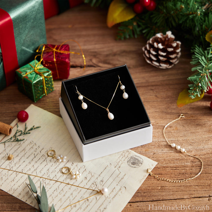 Natural Freshwater Pearl Earrings, Tear Drop Diamond Stud Earrings, Wedding Earrings, Engagement Earrings, Bridesmaid gift, gift for Mom.