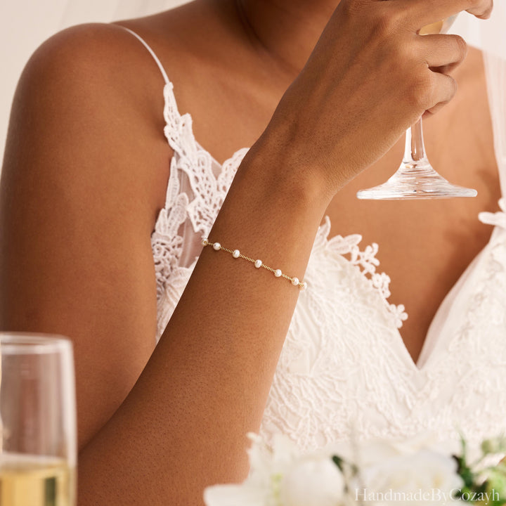 Minimalist Freshwater Pearl Bracelet, Real Pearl Bead Bracelet, Wedding Bride jewelry, Maid of Honour Gift, Bridesmaid Gift, Graduation Gift