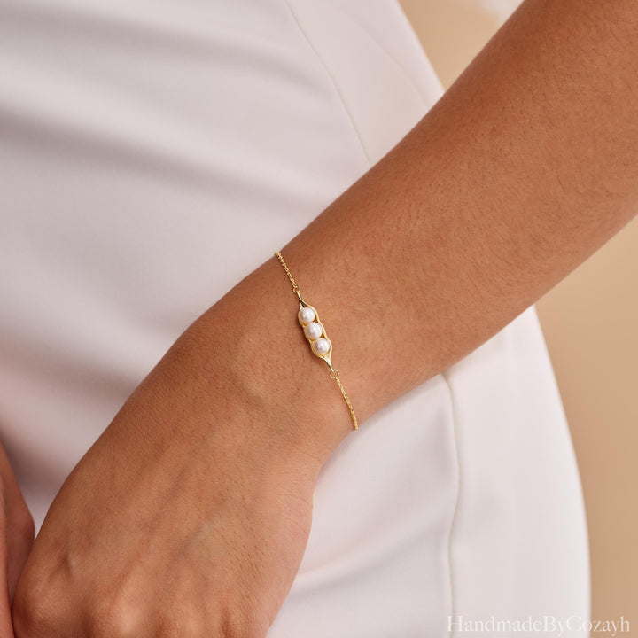 Dainty Pea Pod Pearl Bracelet, Natural Freshwater 3 Pearl Bracelet, Bridal Wedding Bracelet, Bridesmaid Gift, Mother's Day Gift for Her