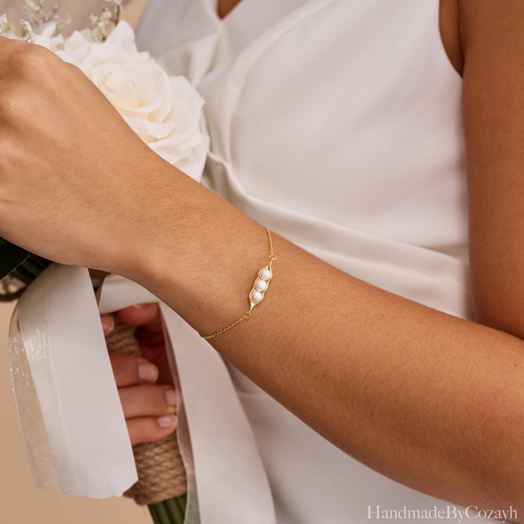 Dainty Pea Pod Pearl Bracelet, Natural Freshwater 3 Pearl Bracelet, Bridal Wedding Bracelet, Bridesmaid Gift, Mother's Day Gift for Her