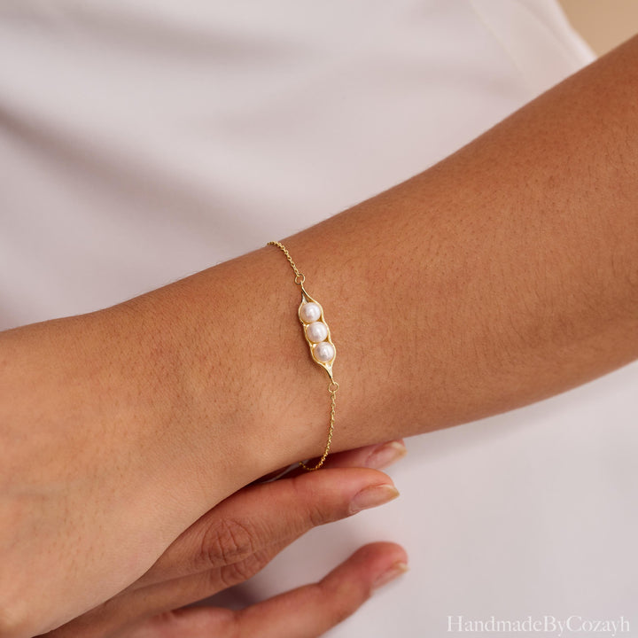 Dainty Pea Pod Pearl Bracelet, Natural Freshwater 3 Pearl Bracelet, Bridal Wedding Bracelet, Bridesmaid Gift, Mother's Day Gift for Her