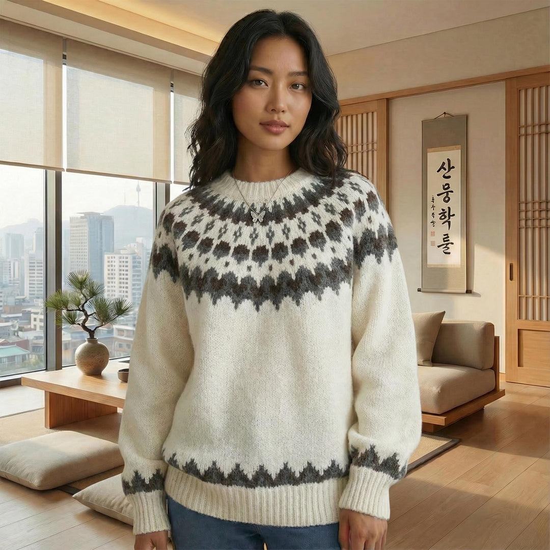Handcrafted Oversized Nordic Alpaca Wool Sweater – Cozy Two-Tone Knit for Lazy Autumn Days