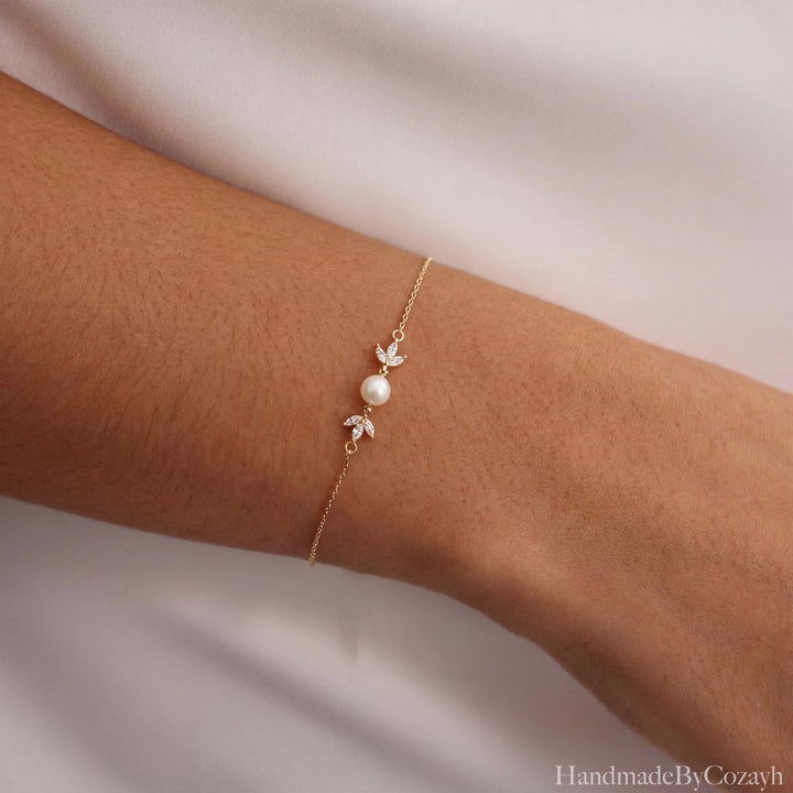 Diamond Leaf Pearl Bracelet, Freshwater Pearl Bracelet, Bridal Bracelet, Wedding Jewellery, Bridesmaid Gift, Mother's Day Gift for Her