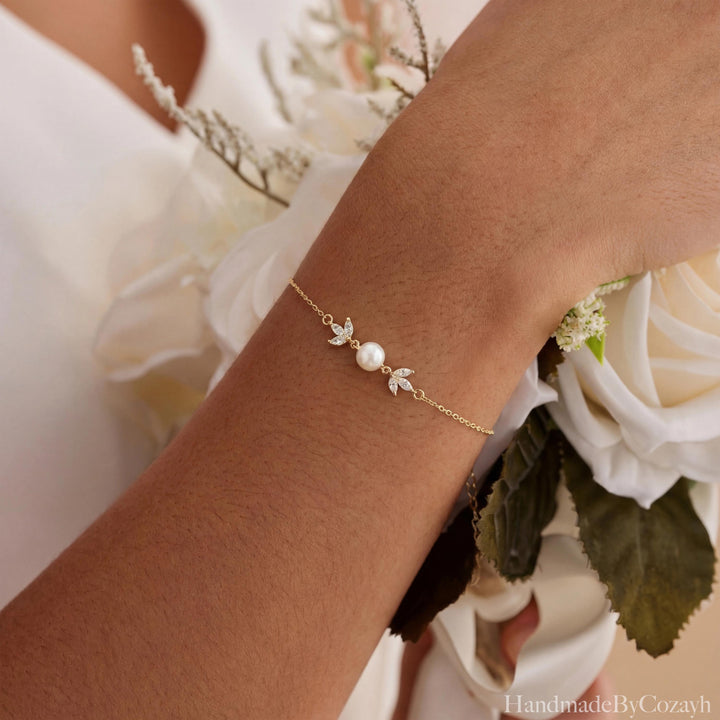 Diamond Leaf Pearl Bracelet, Freshwater Pearl Bracelet, Bridal Bracelet, Wedding Jewellery, Bridesmaid Gift, Mother's Day Gift for Her