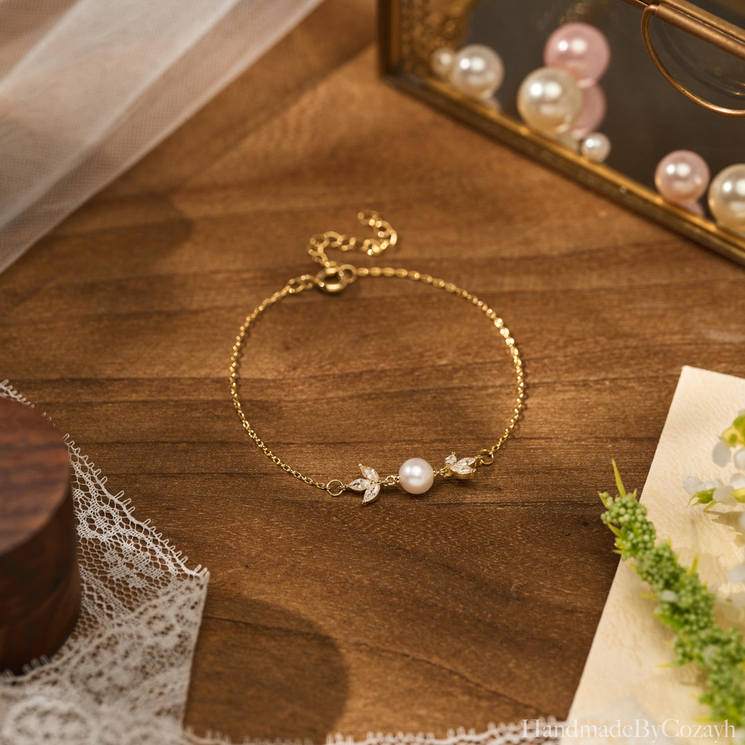 Diamond Leaf Pearl Bracelet, Freshwater Pearl Bracelet, Bridal Bracelet, Wedding Jewellery, Bridesmaid Gift, Mother's Day Gift for Her
