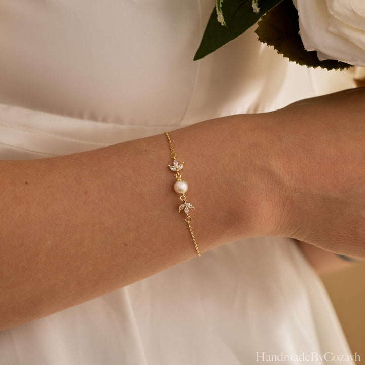 Diamond Leaf Pearl Bracelet, Freshwater Pearl Bracelet, Bridal Bracelet, Wedding Jewellery, Bridesmaid Gift, Mother's Day Gift for Her