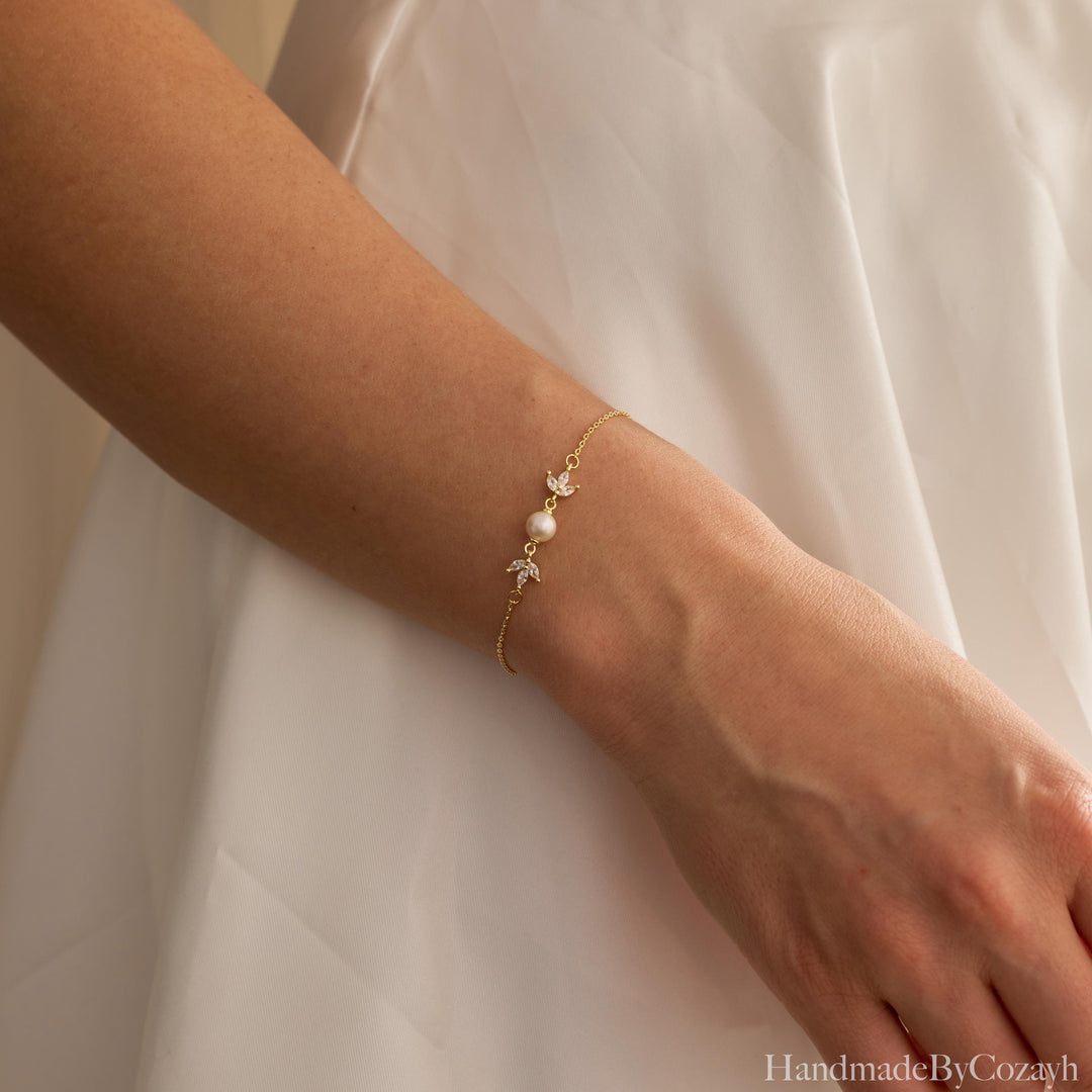 Diamond Leaf Pearl Bracelet, Freshwater Pearl Bracelet, Bridal Bracelet, Wedding Jewellery, Bridesmaid Gift, Mother's Day Gift for Her